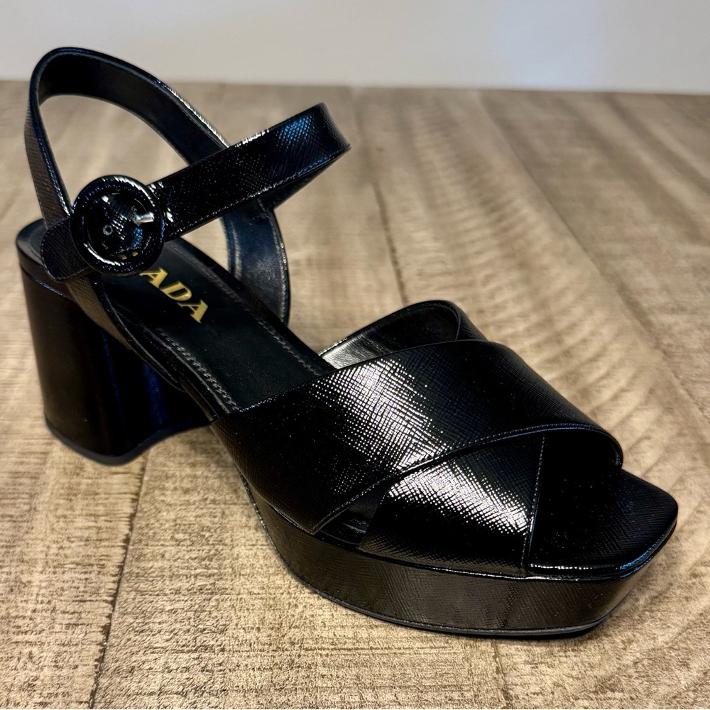 Prada Vernice Black Leather Crisscross Platform Sandals Size 9 New in Box